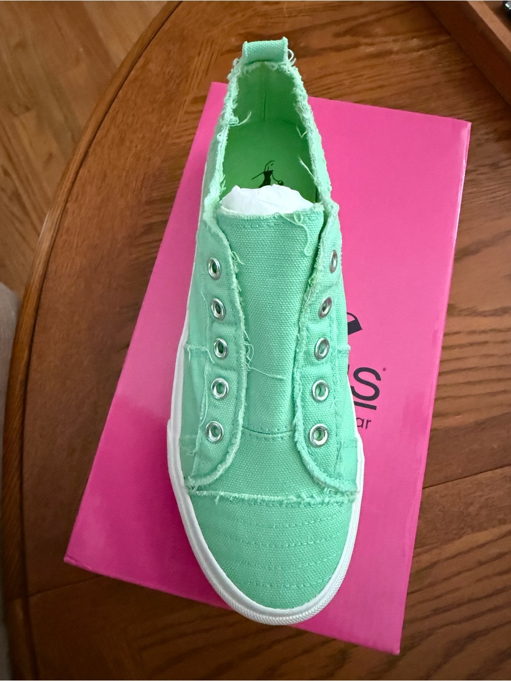Mint - Babalu by Corkys size 8 - New in Box